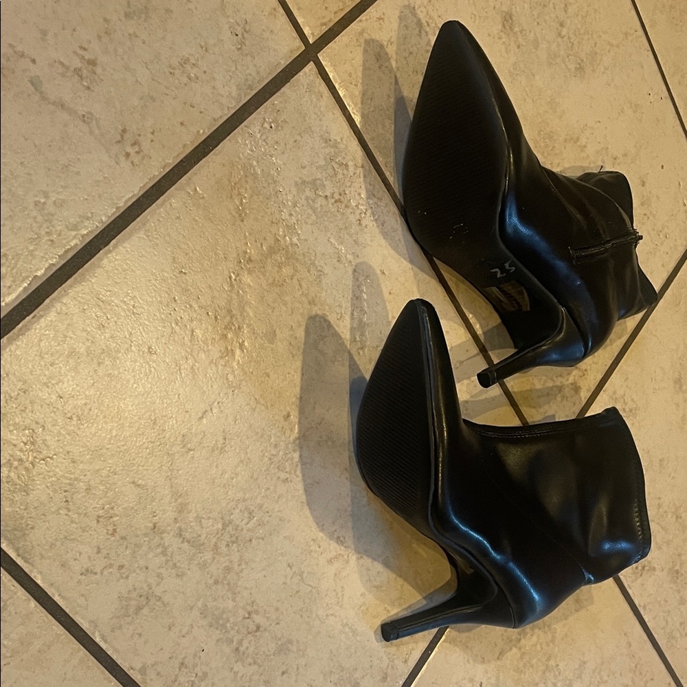 MIA Black Heeled Boots - Picture 2 of 4
